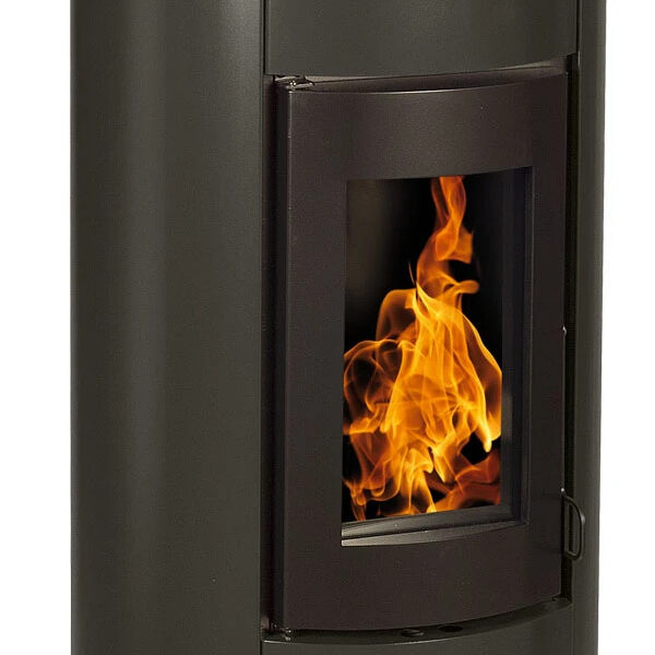 Estufa de pellets sellada negra EMAFLAM NALA de 9 kW